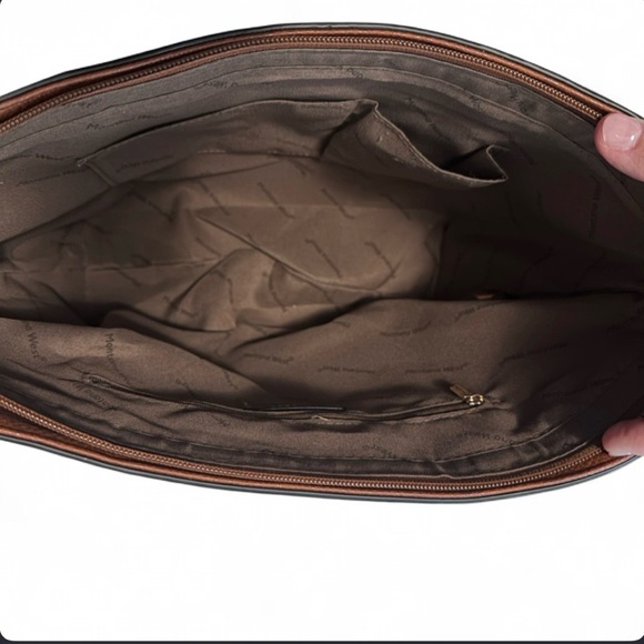 Montana West Monogram Tote Bag | Brown & Cream | Gold Chain Strap - Picture 5 of 6